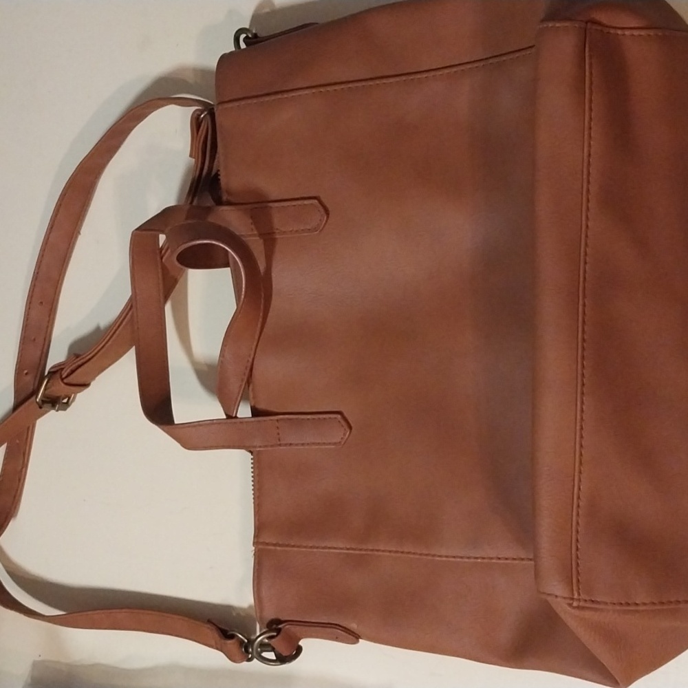 Universal thread tote crossbody